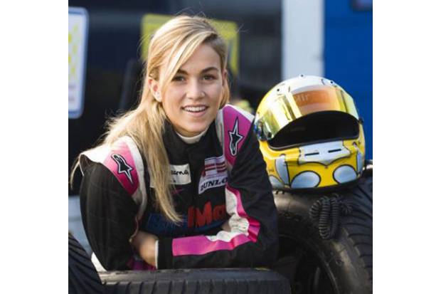 Mujeres y deporte del motor