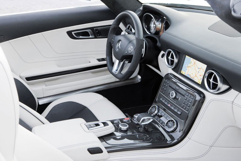 Mercedes SLS AMG Roadster, vuela sin alas