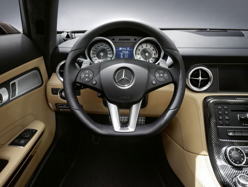 Mercedes SLS AMG Roadster, vuela sin alas