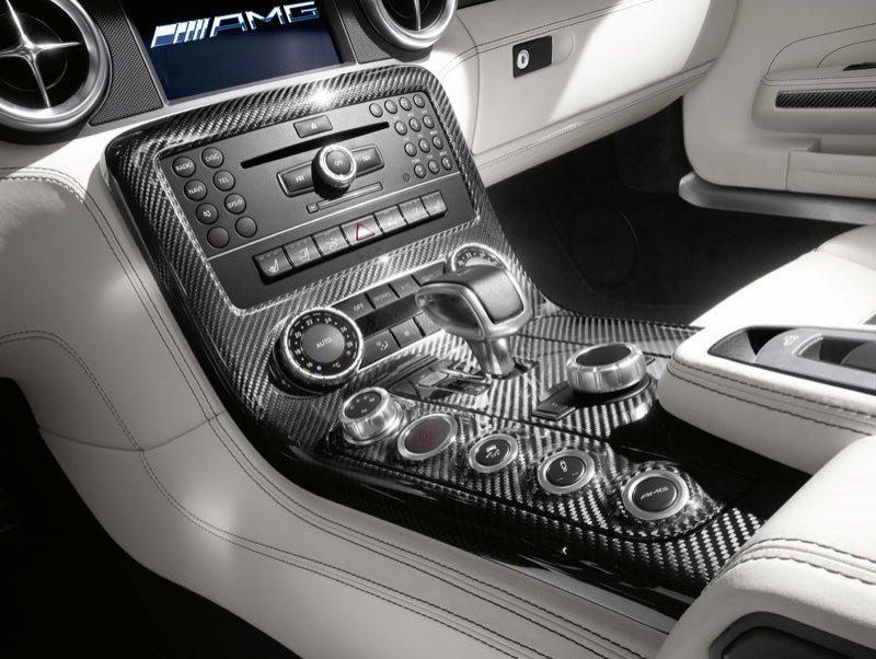 Mercedes SLS AMG Roadster, vuela sin alas