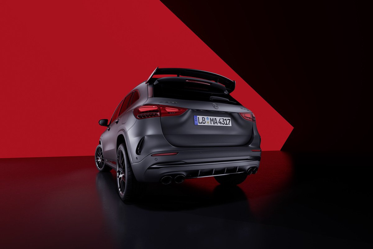 SUV y deportivo con 421 CV: el nuevo Mercedes-AMG GLA 45 S lo tiene todo