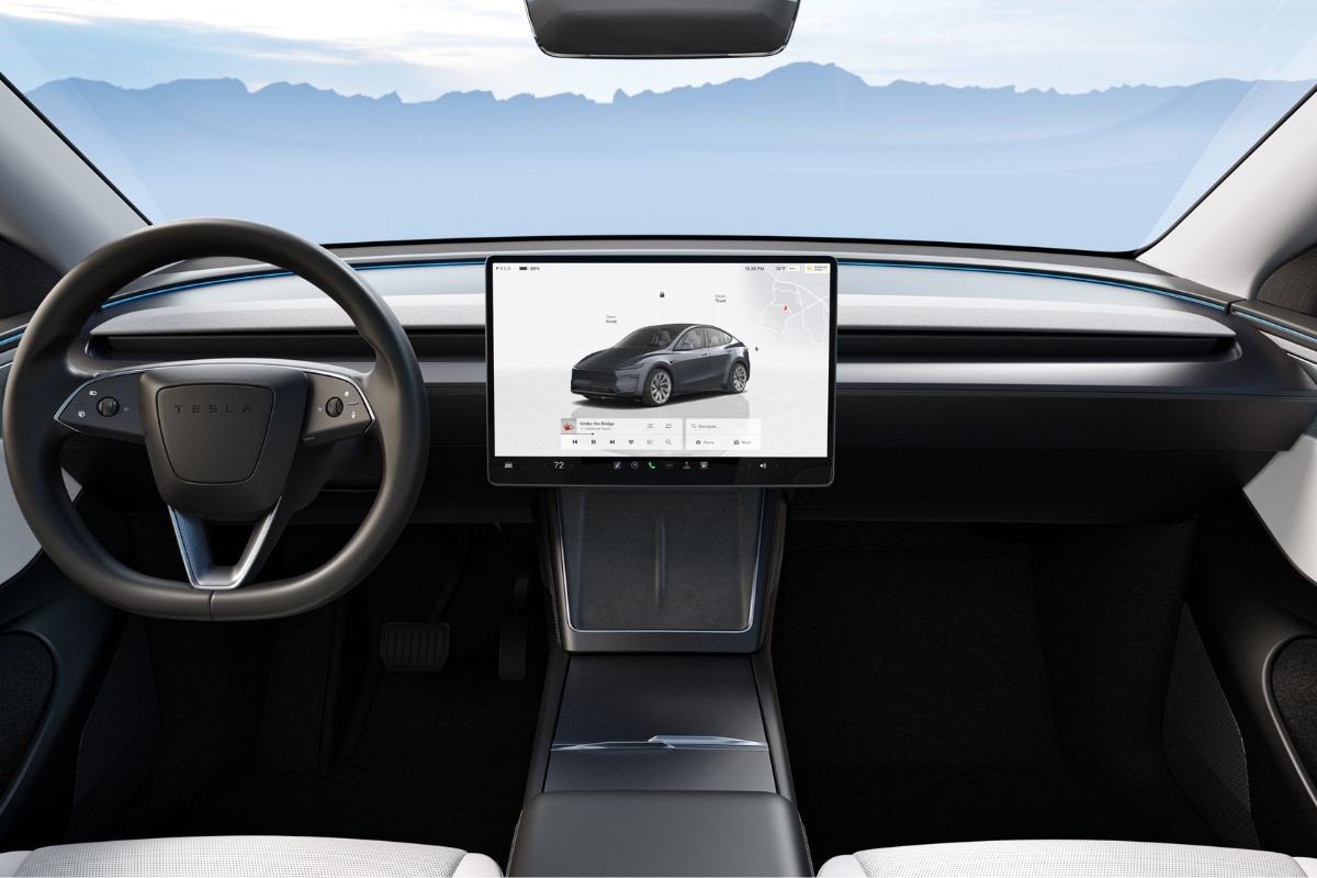 Tesla Model Y 2025