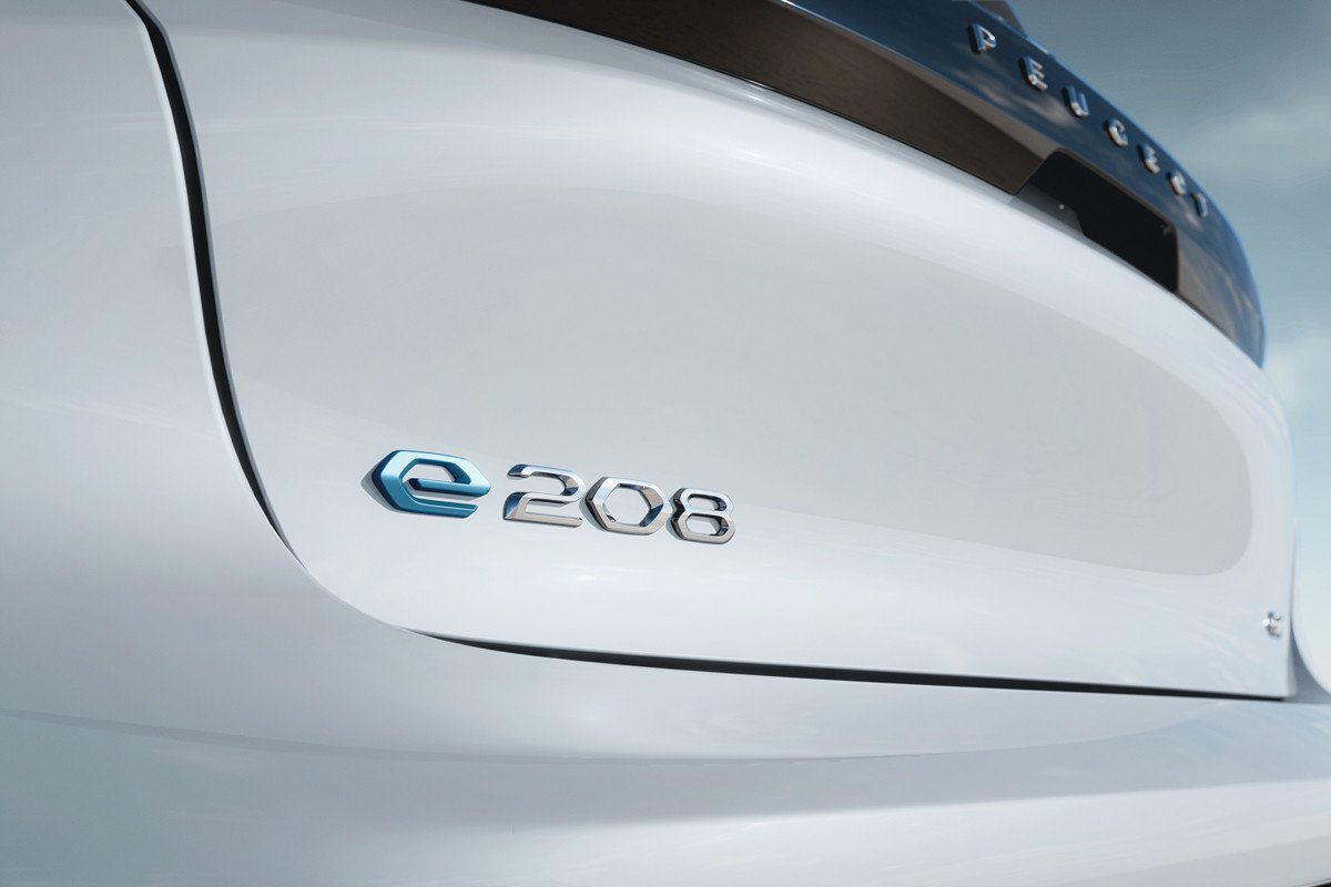 El Peugeot e-208 estrenará un motor eléctrico más potente en 2023