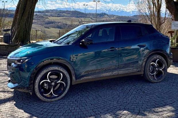Prueba y opinión Alfa Junior Ibrida Q4: tracción total, muy seguro y divertido