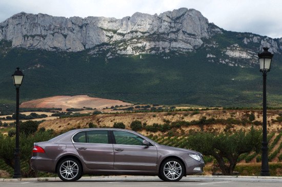 Comprar coche: Skoda Superb Limited Edition, mucho coche por poco precio