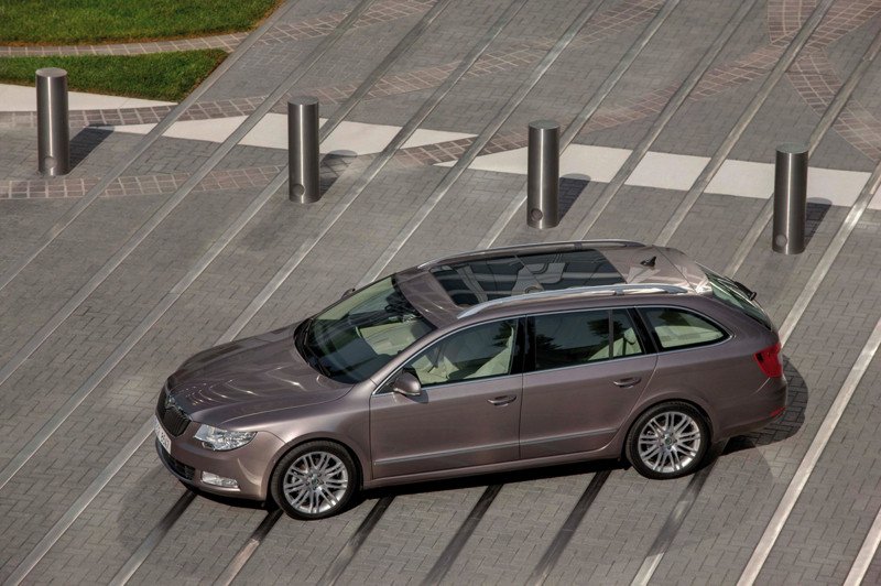 Comprar coche: Skoda Superb Limited Edition, mucho coche por poco precio