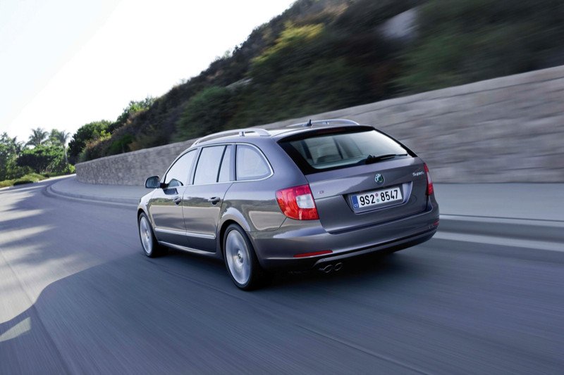 Comprar coche: Skoda Superb Limited Edition, mucho coche por poco precio
