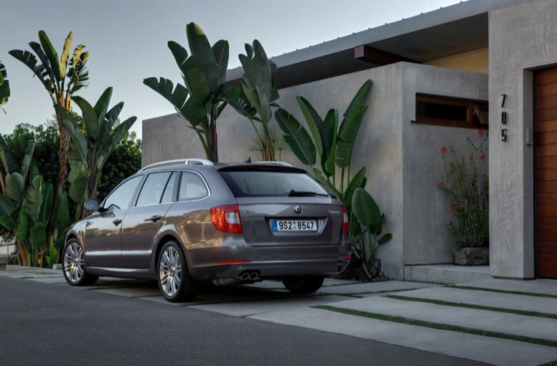 Comprar coche: Skoda Superb Limited Edition, mucho coche por poco precio