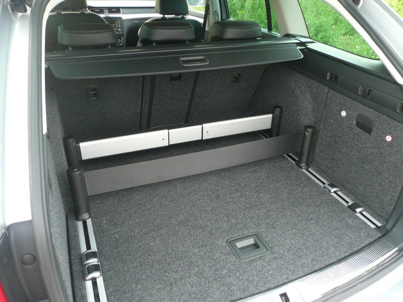 Comprar coche: Skoda Superb Limited Edition, mucho coche por poco precio