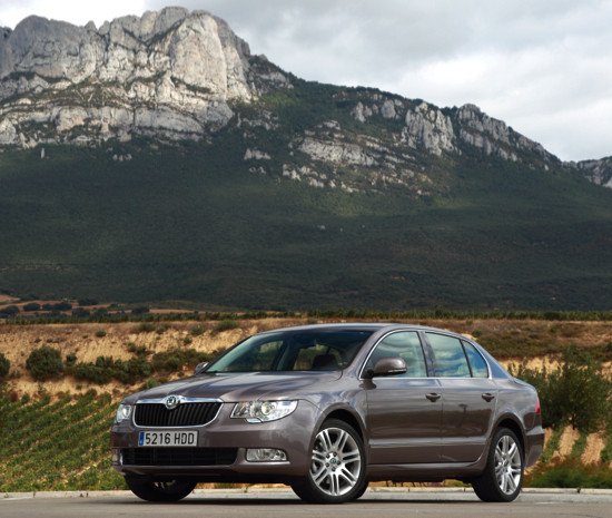 Comprar coche: Skoda Superb Limited Edition, mucho coche por poco precio