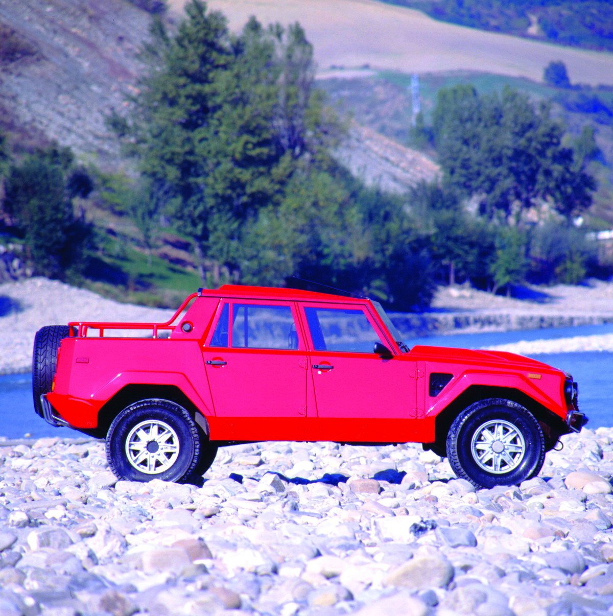 Lamborghini LM002: antes del Urus Lamborghini ya tuvo un SUV