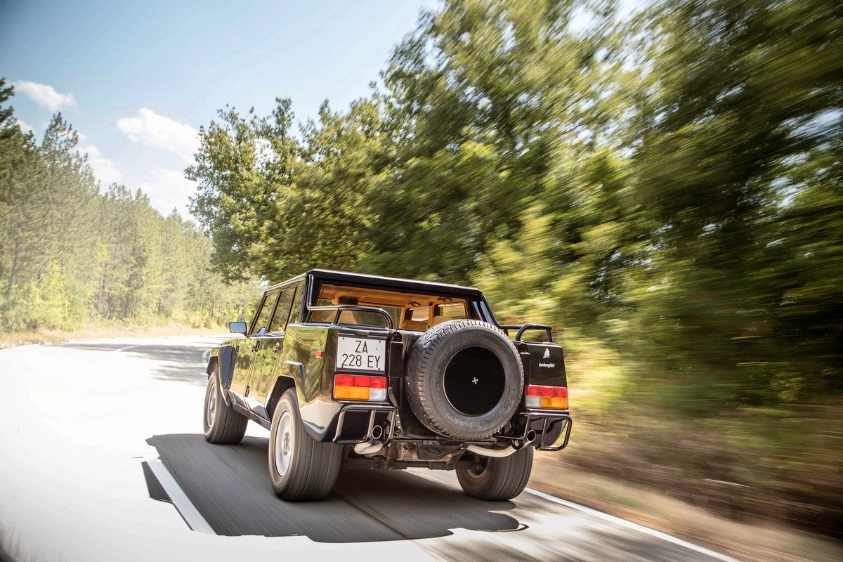 Lamborghini LM002: antes del Urus Lamborghini ya tuvo un SUV