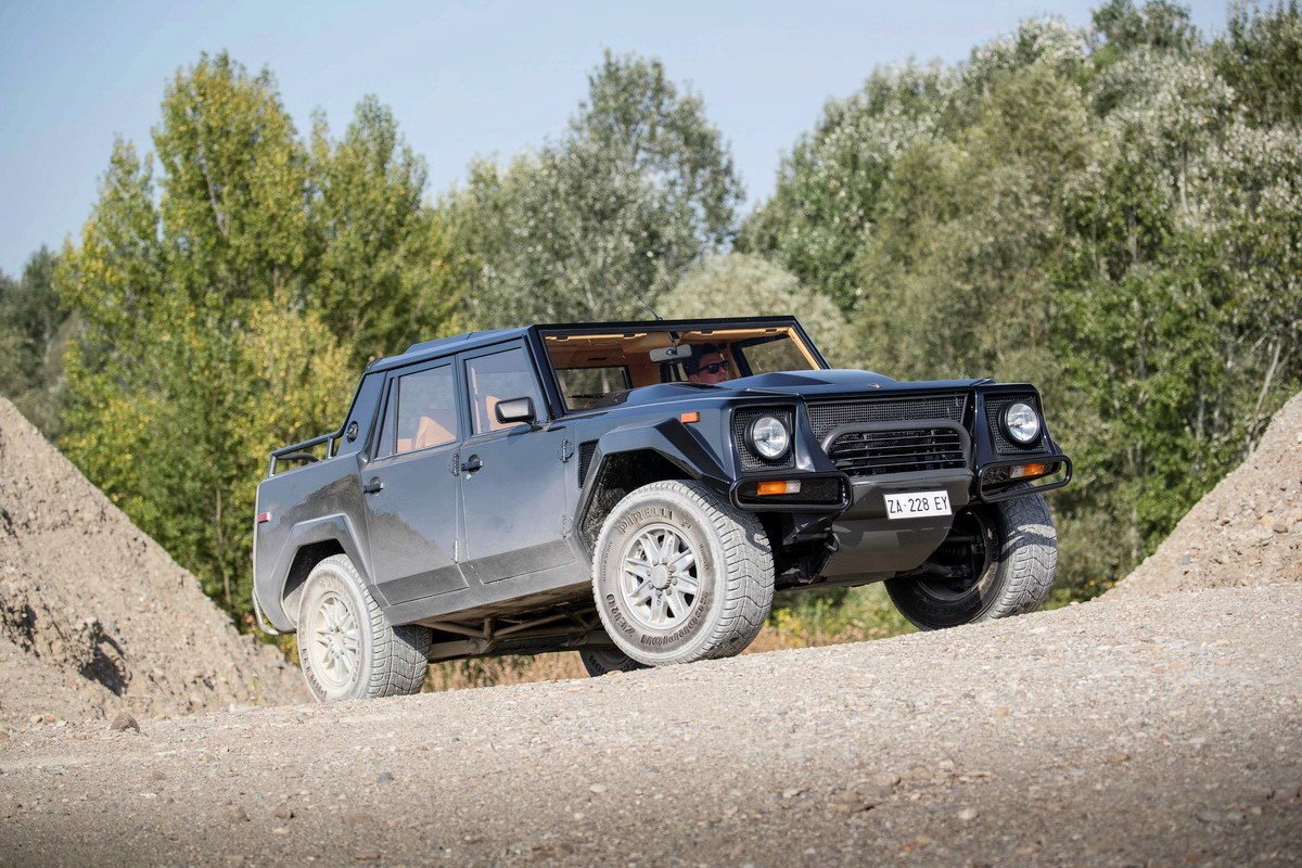 Lamborghini LM002: antes del Urus Lamborghini ya tuvo un SUV