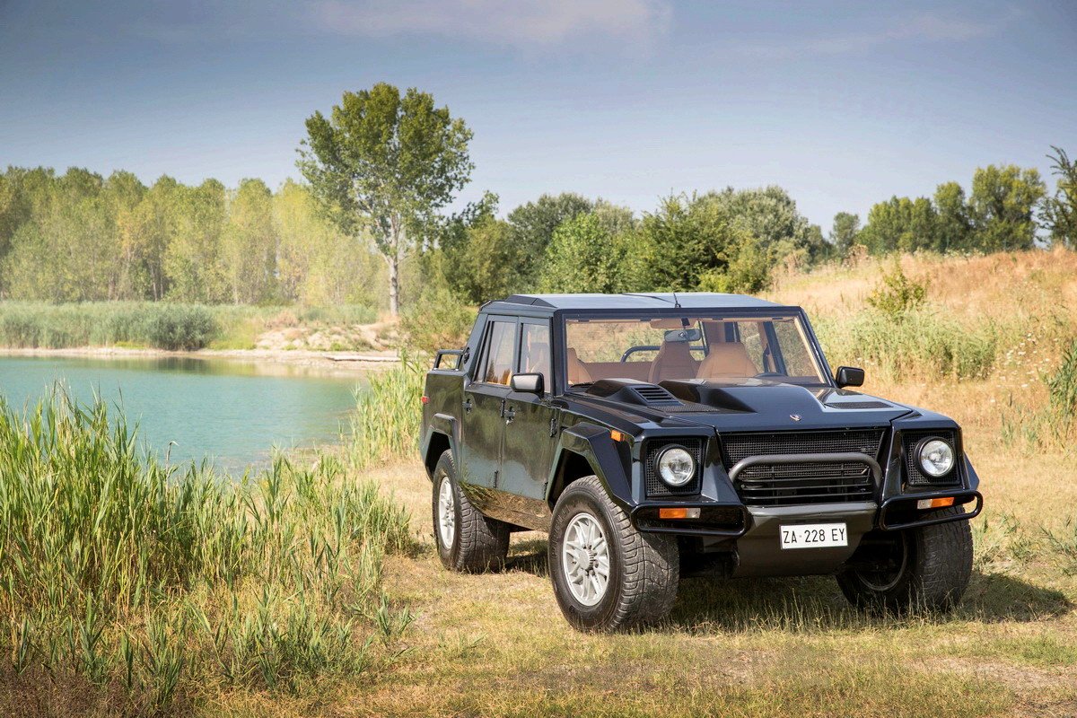 Lamborghini LM002: antes del Urus Lamborghini ya tuvo un SUV