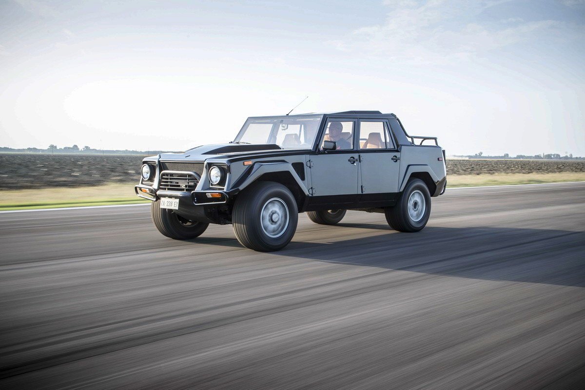 Lamborghini LM002: antes del Urus Lamborghini ya tuvo un SUV