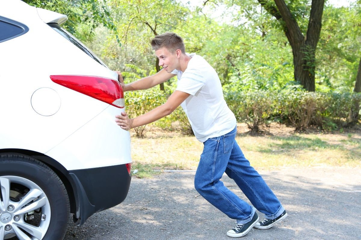 empujar un coche sin hacerte daño