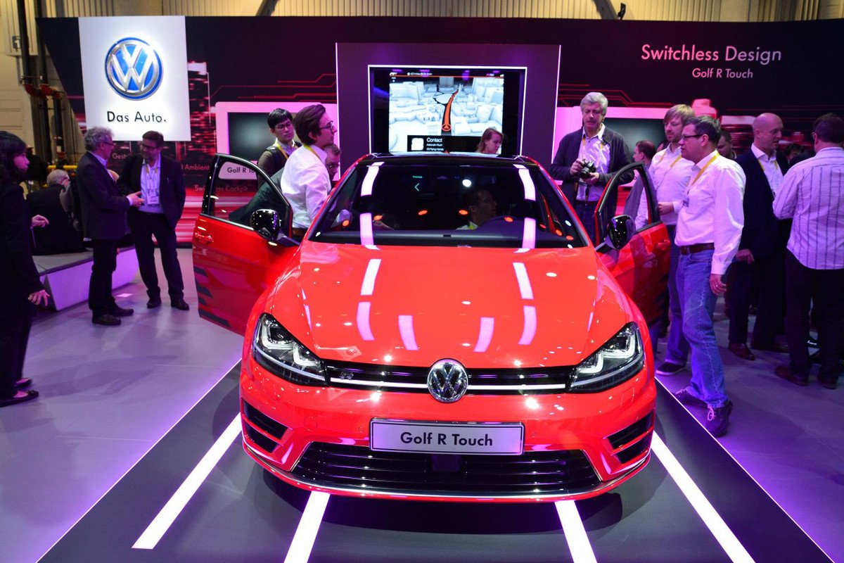 Volkswagen Golf R Touch o cómo manejar tu coche por gestos