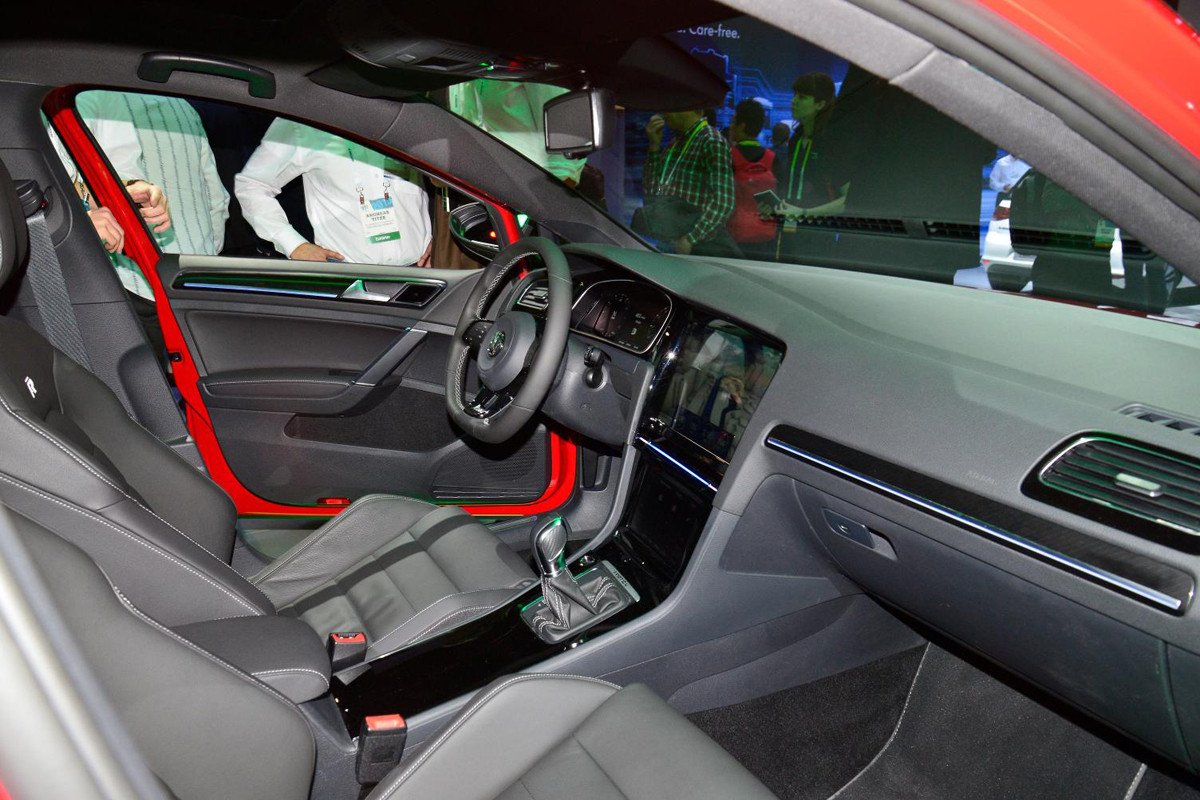 Volkswagen Golf R Touch o cómo manejar tu coche por gestos