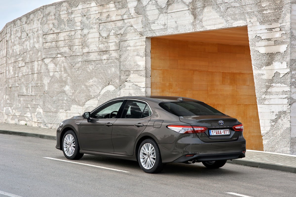 Probamos el nuevo Toyota Camry: Precios, datos y opinión