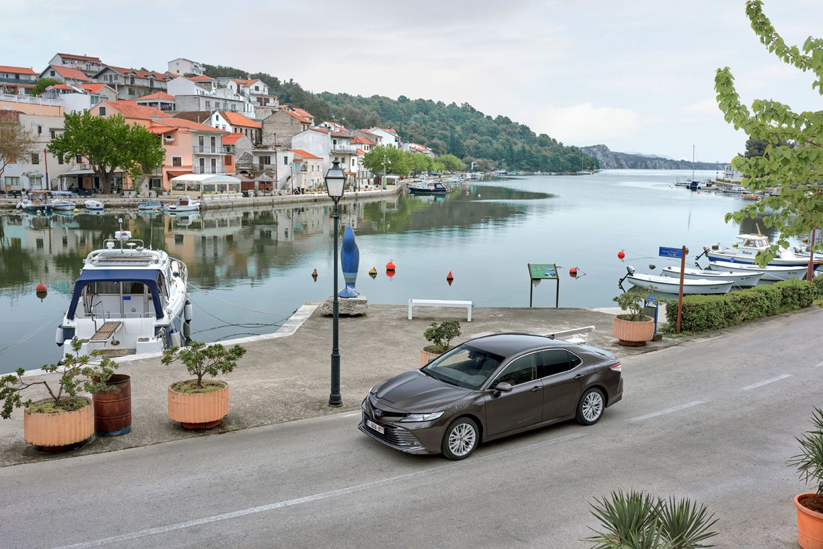 Probamos el nuevo Toyota Camry: Precios, datos y opinión