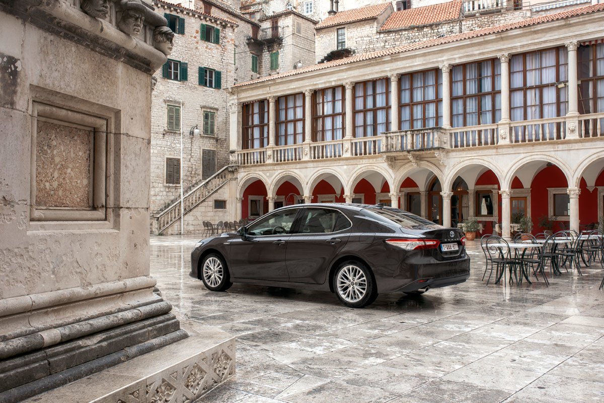 Probamos el nuevo Toyota Camry: Precios, datos y opinión