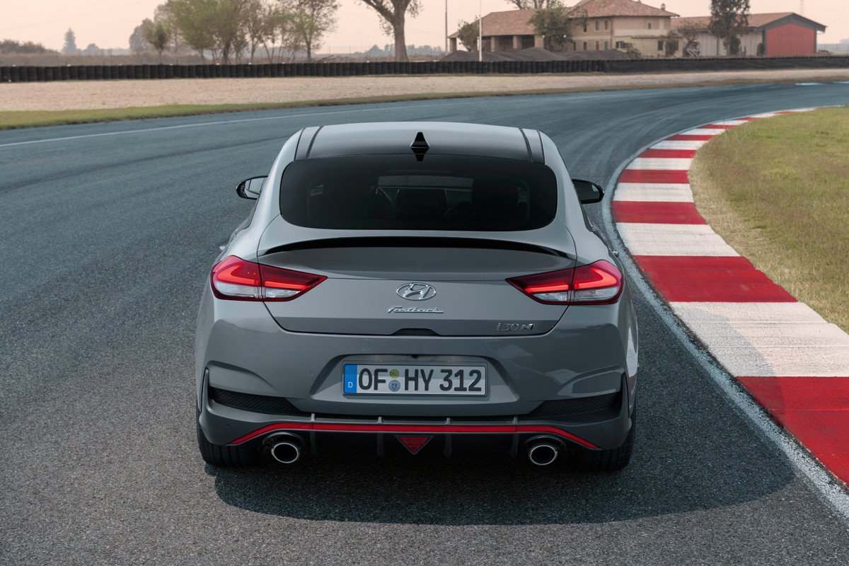 Nuevo Hyundai i30 N Fastback, deportividad en carrocería sedan