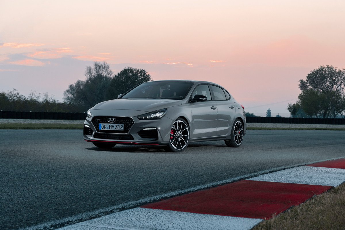Nuevo Hyundai i30 N Fastback, deportividad en carrocería sedan