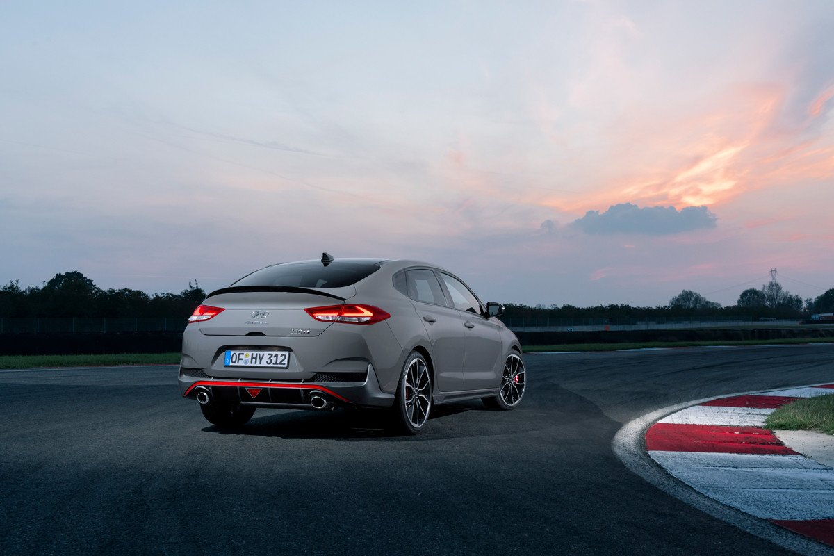Nuevo Hyundai i30 N Fastback, deportividad en carrocería sedan