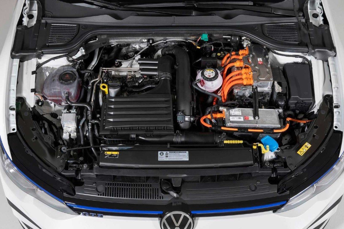 Volkswagen Golf eHybrid y GTE: ¿salen más baratos que los modelos de combustión?