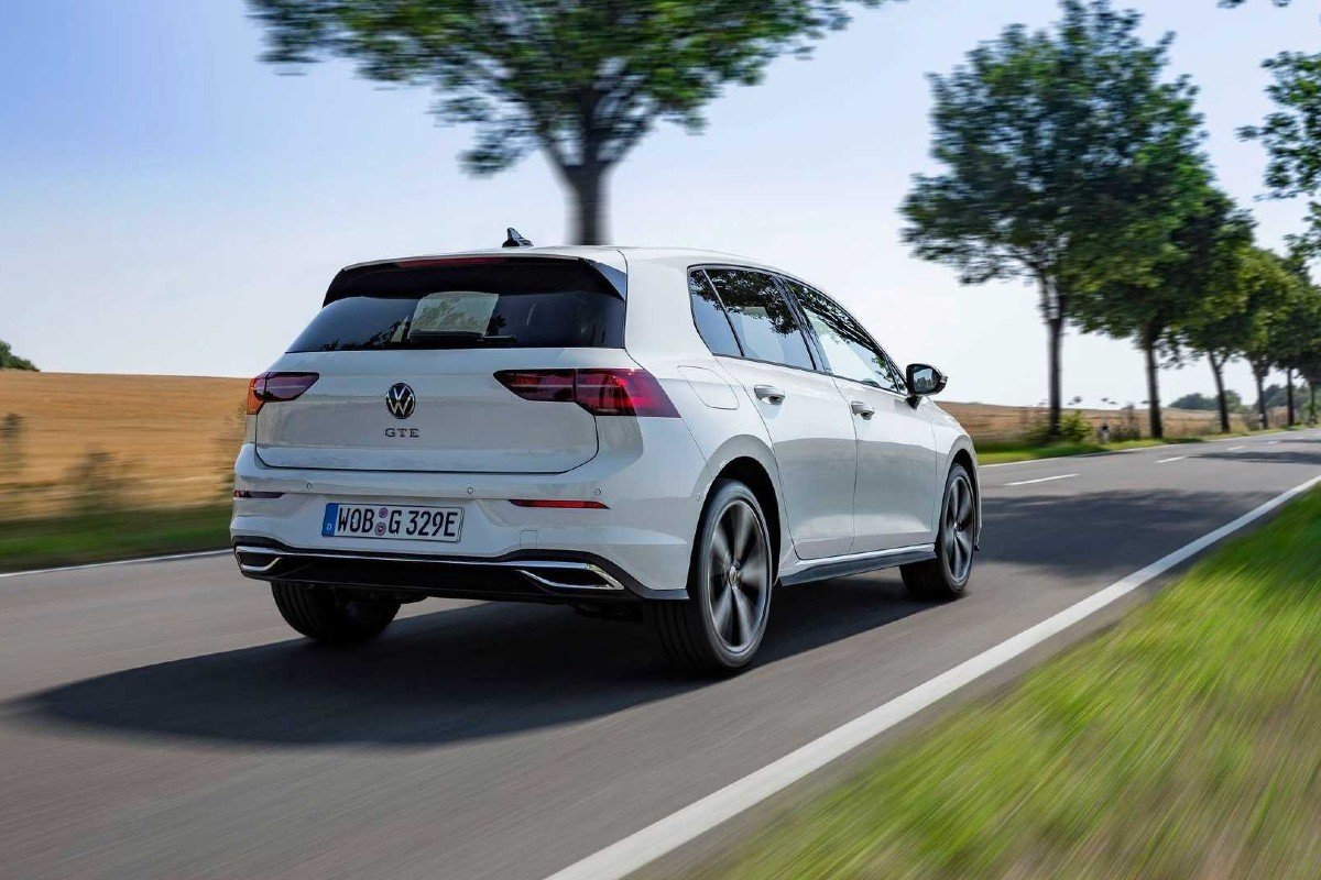 Volkswagen Golf eHybrid y GTE: ¿salen más baratos que los modelos de combustión?