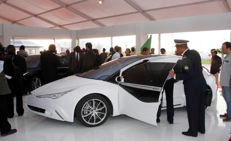 Gaddafi, ahora diseñador de coches…feos, eso sí