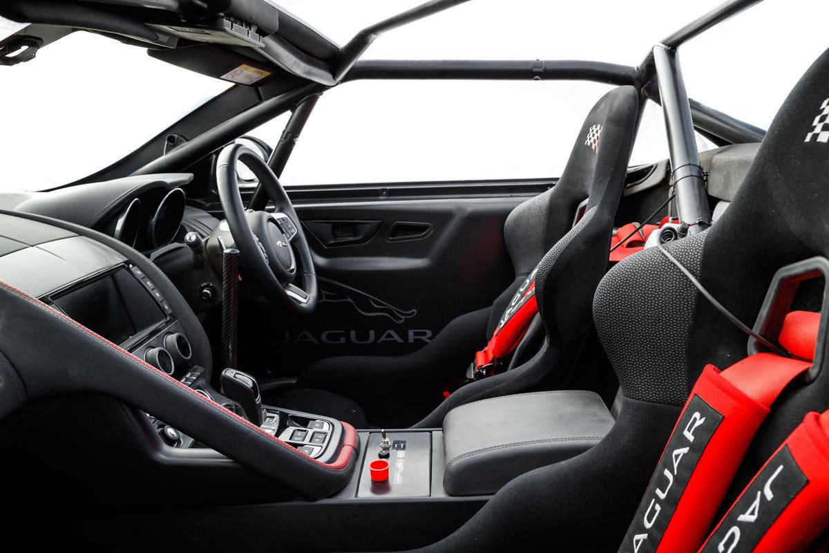 Jaguar crea un F-TYPE de rally para rendir homenaje al XK 120