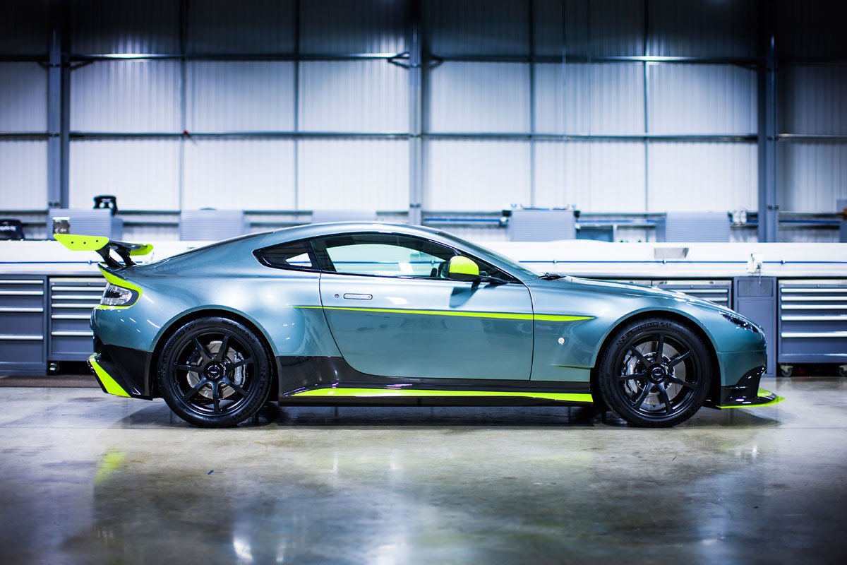 Aston Martin Vantage GT8, casi de carreras