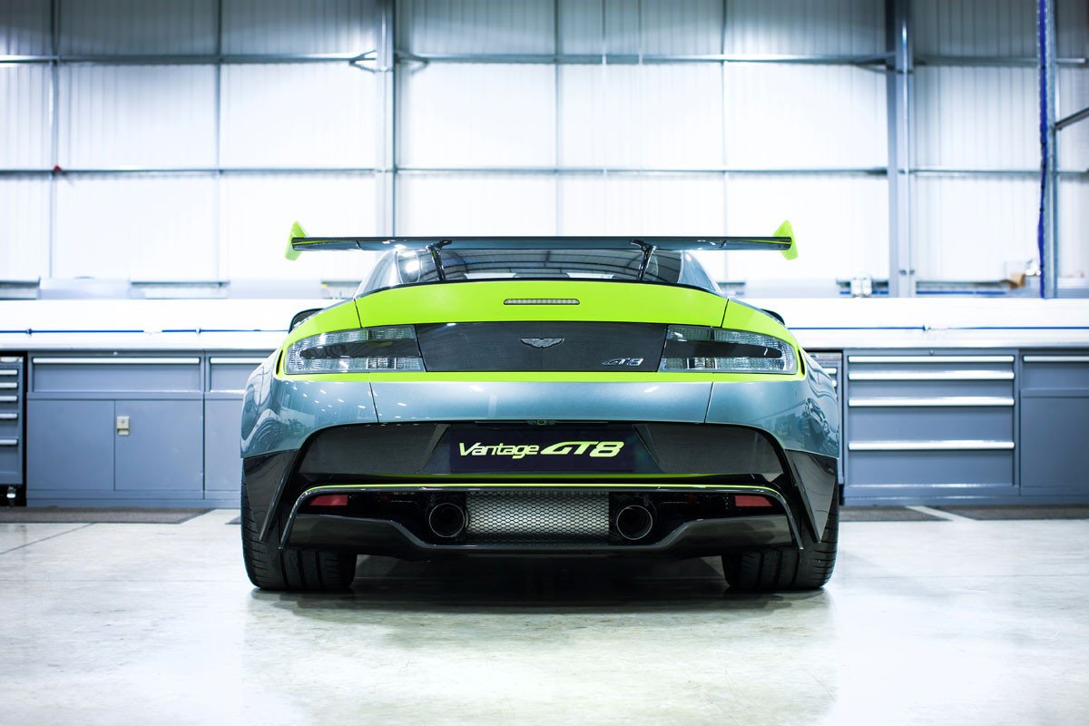 Aston Martin Vantage GT8, casi de carreras