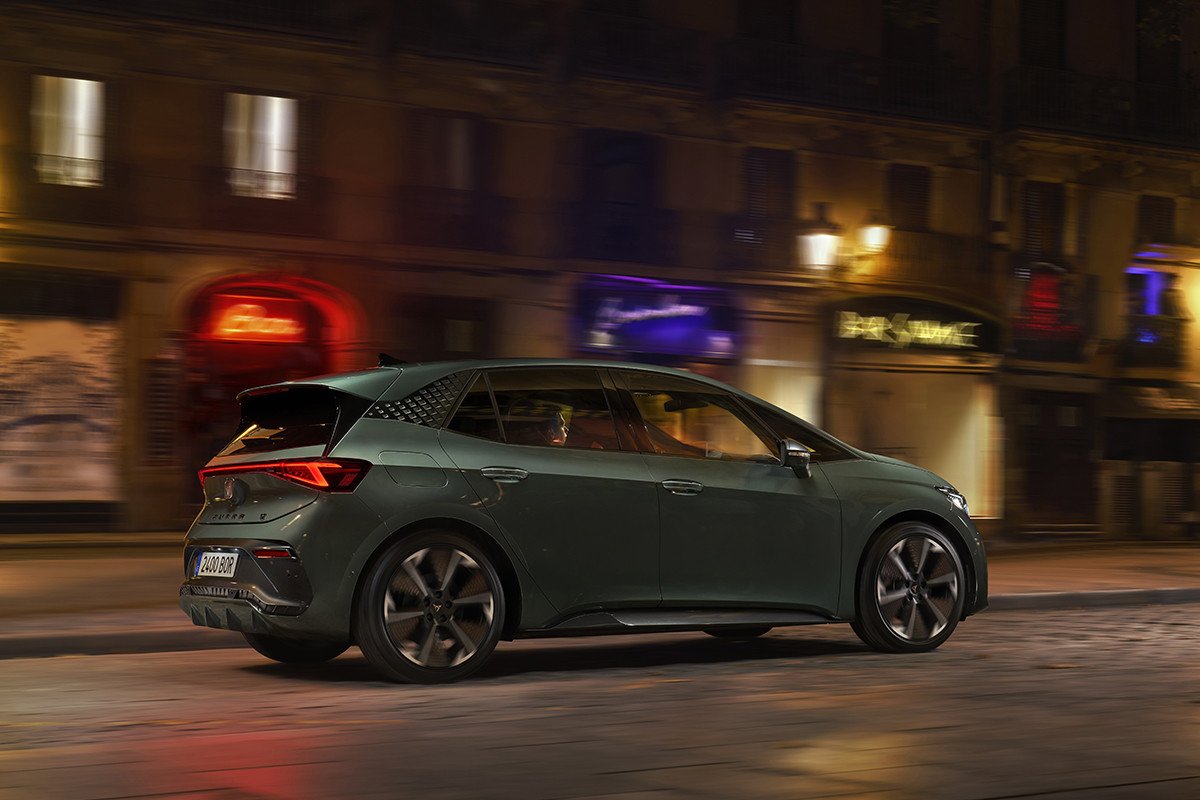CUPRA_Born_VZ_movimiento trasera