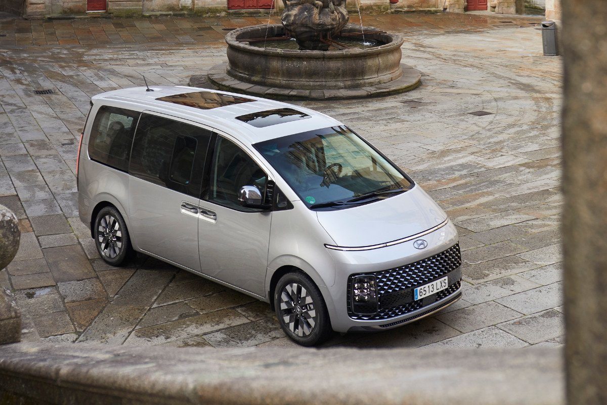 Hyundai Staria