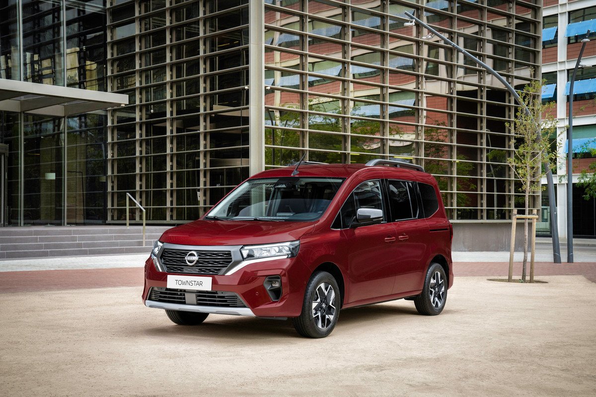 Listado de todos los coches del mercado en 2025 con tres asientos traseros independientes