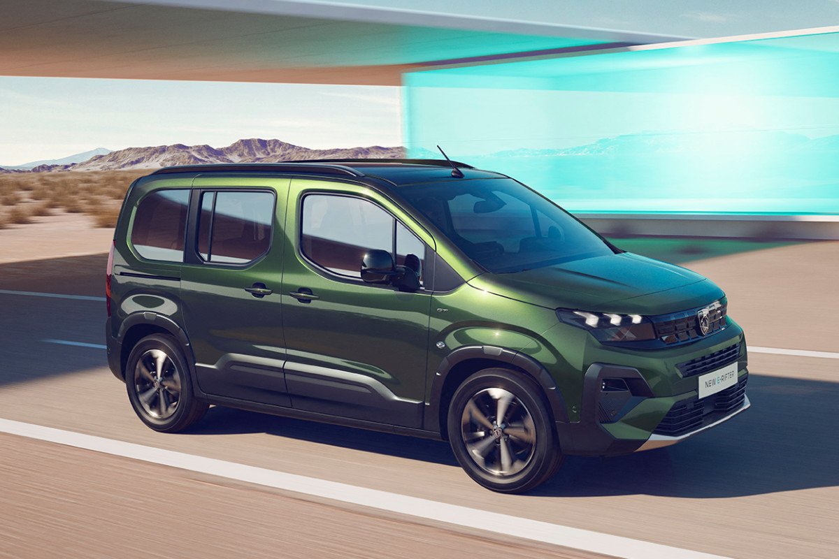 Listado de todos los coches del mercado en 2025 con tres asientos traseros independientes