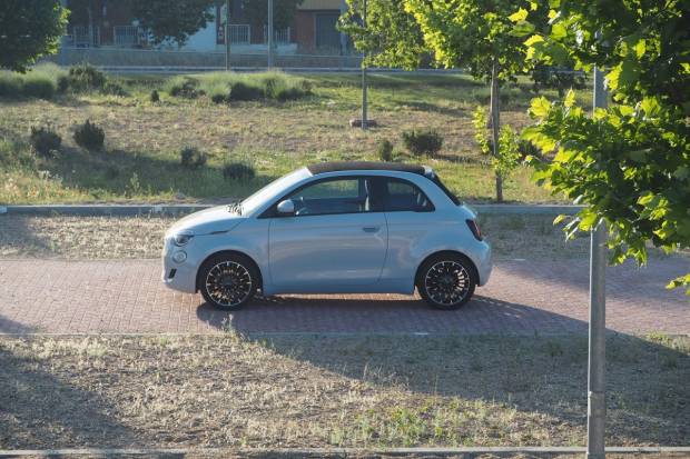 Fiat 500e: el cabrio de 4 plazas más económico de España (y eléctrico)