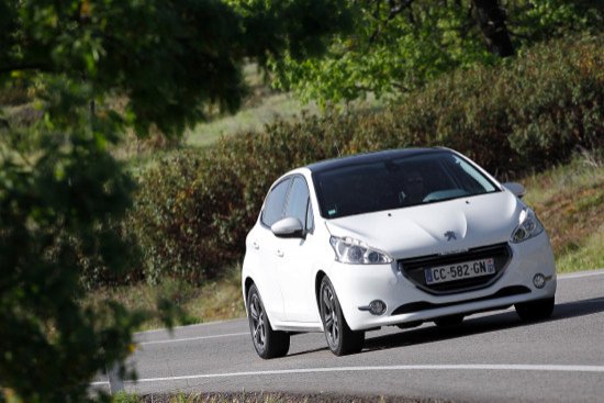 Peugeot 208: ¿gasolina o diesel?