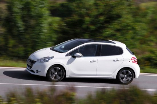 Peugeot 208: ¿gasolina o diesel?