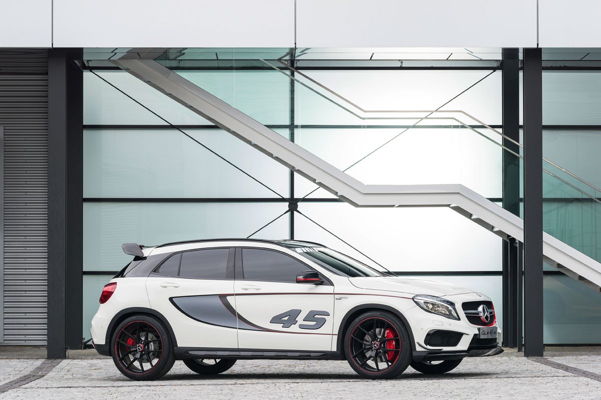 Mercedes saca su artillería en Los Ángeles con el GLA 45 AMG