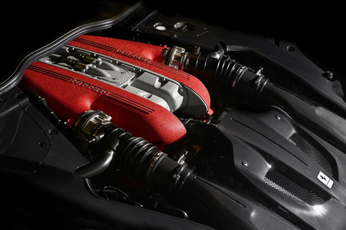 Vídeo: primeras imágenes del Ferrari F12tdf en movimiento