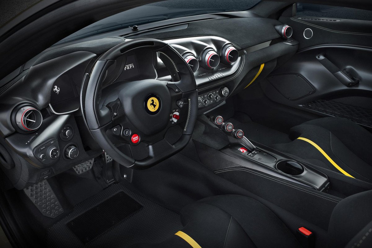 Vídeo: primeras imágenes del Ferrari F12tdf en movimiento