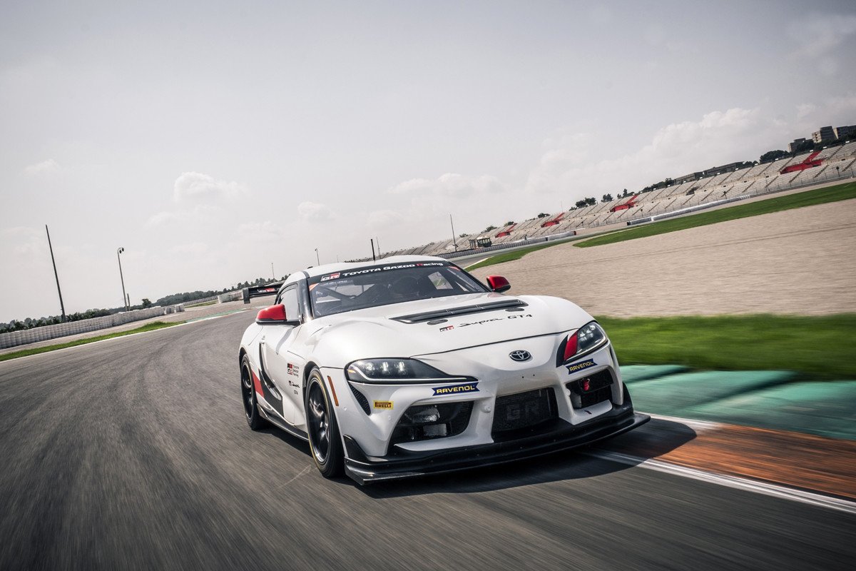 Toyota GR Supra GT4: ya a la venta el modelo de competición