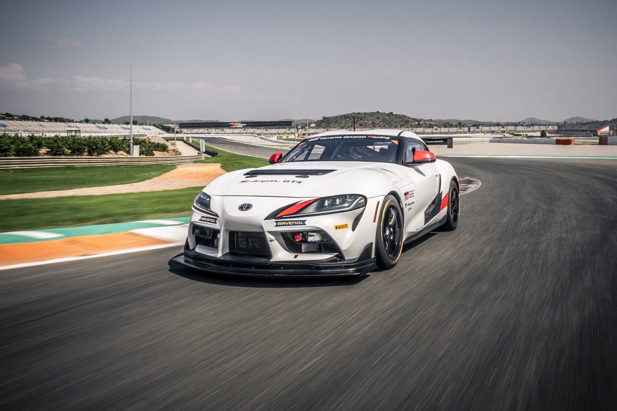 Toyota GR Supra GT4: ya a la venta el modelo de competición