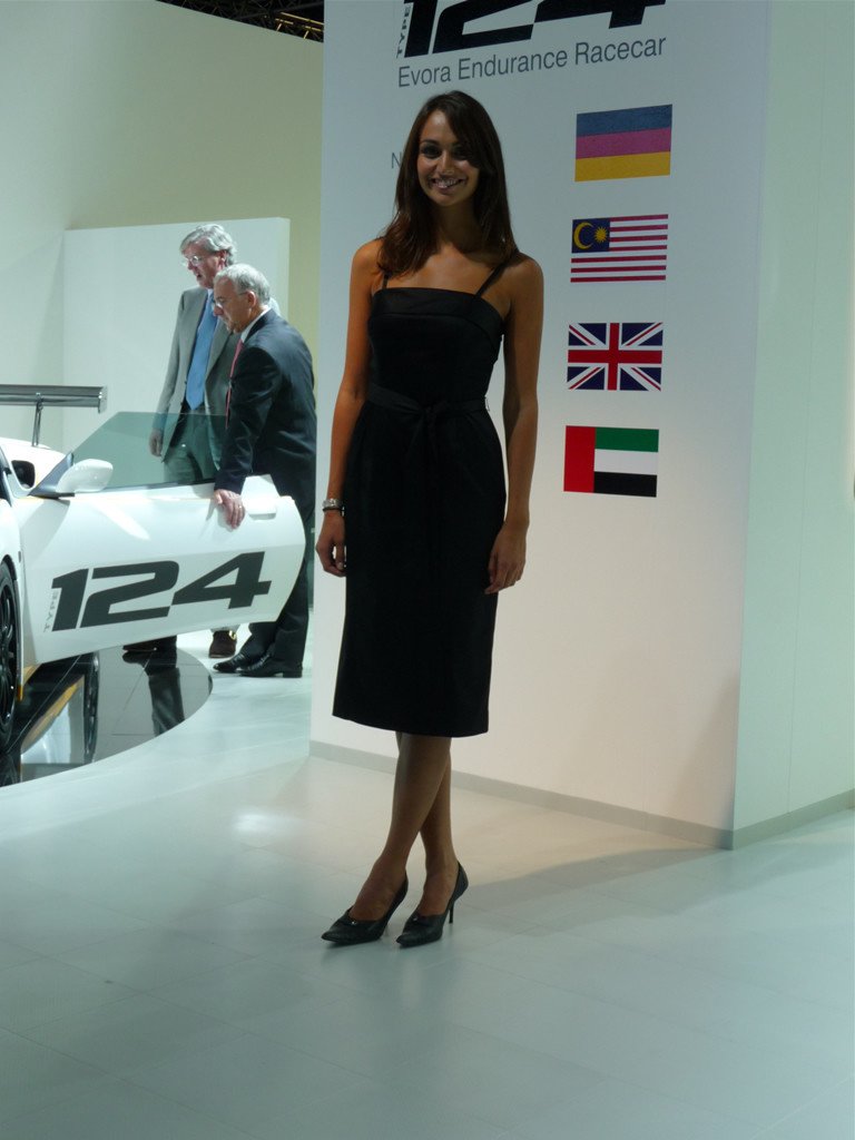Las chicas del Salón de Frankfurt