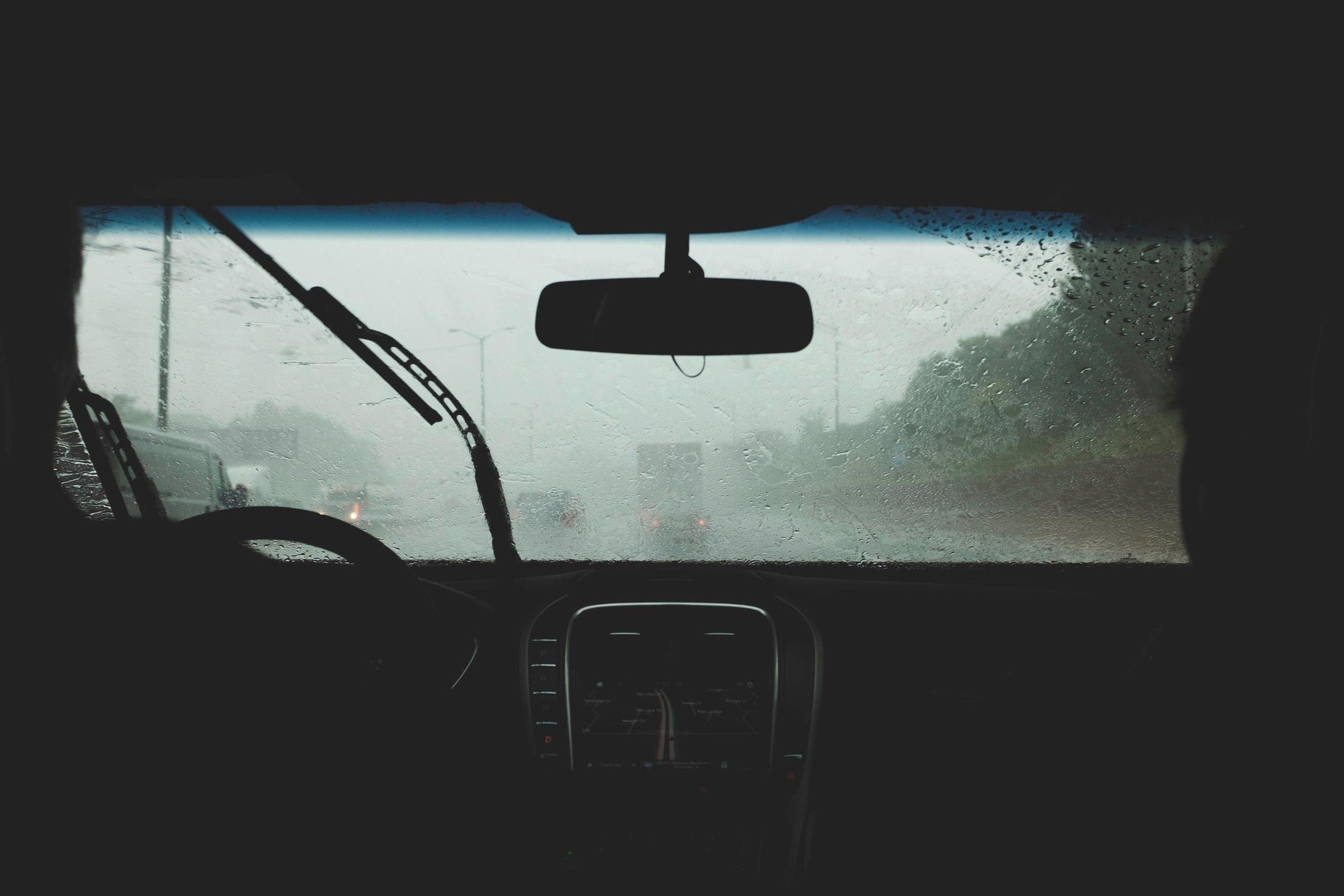 Cuidado con el coche: alerta amarilla por lluvia y tormentas todo el fin de semana