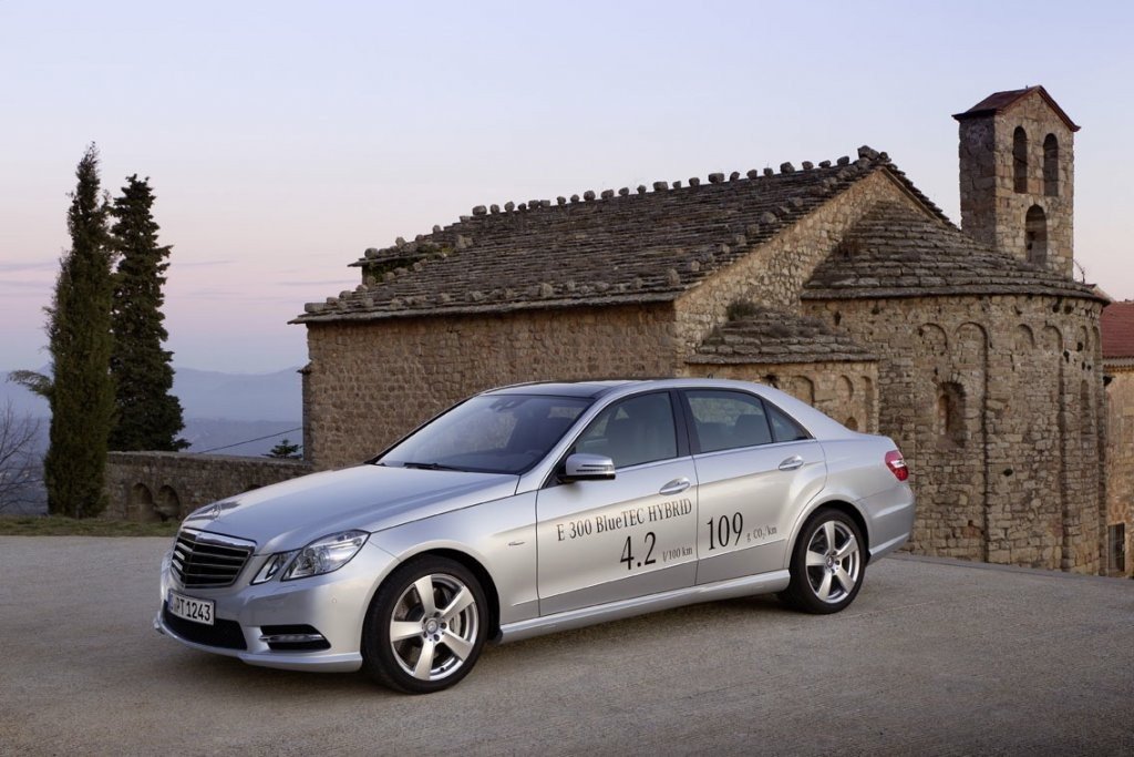 Prueba: Mercedes E300 BlueTEC Híbrido, la berlina de lujo más eficiente