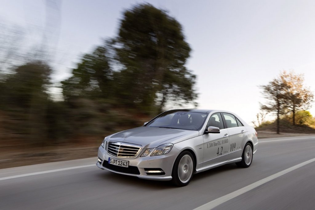 Prueba: Mercedes E300 BlueTEC Híbrido, la berlina de lujo más eficiente